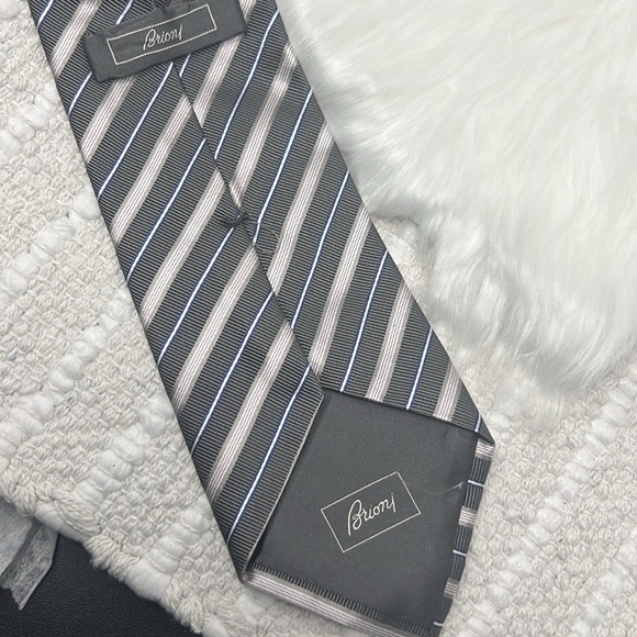 Brioni Stripe Ripp Silk Tie Men’s Necktie - Picture 5 of 10